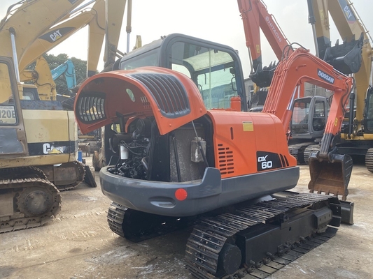 6 τόνους αρχικό χρησιμοποιημένο σκάφος Doosan DX60 με κινητήρα 39,7 kW και χωρητικότητα κουβάς 0,21m3